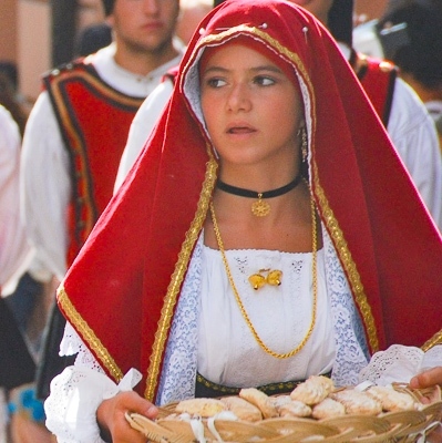 Sardische Trachten: 1000 Feste im Jahr und noch mehr...